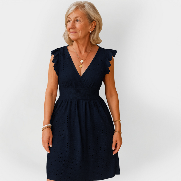 Stulbinanti suknelė su pūstomis rankovėmis