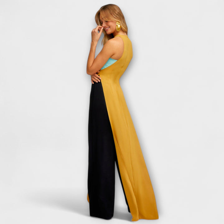 Visas tamsiai mėlynas