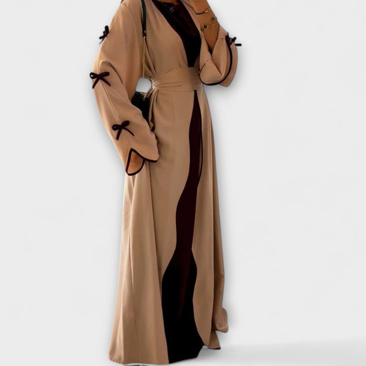 Stilingas Kardiganas ir Suknelė su Dryžuota Dekoracija