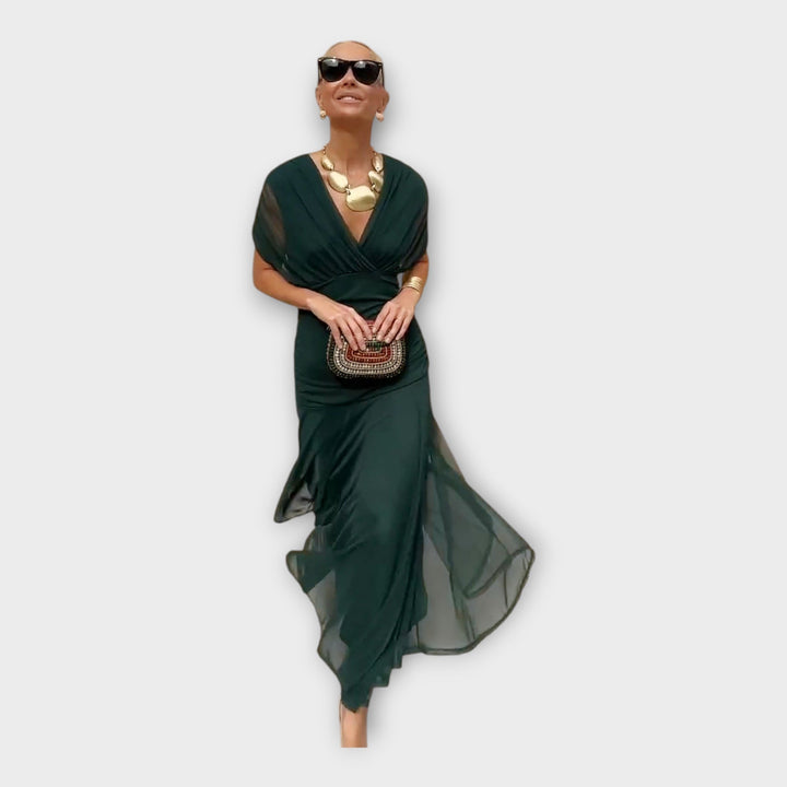 Lengvas Suknelė su Išskirtiniu Dekolte