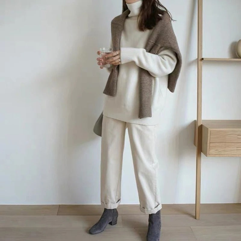 MIRA I Aukšto kaklo megztinis