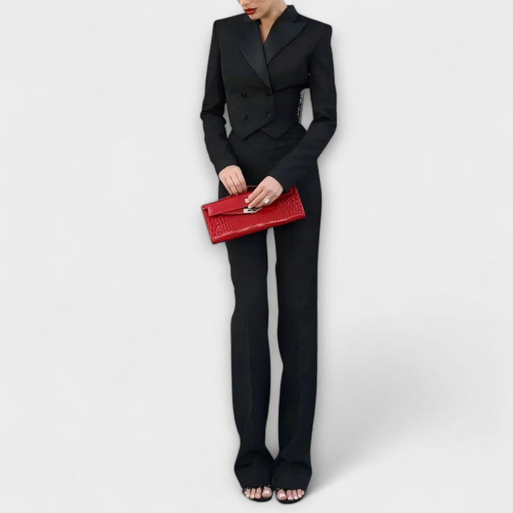 Noa - Juodas trumpas švarkas su perlais