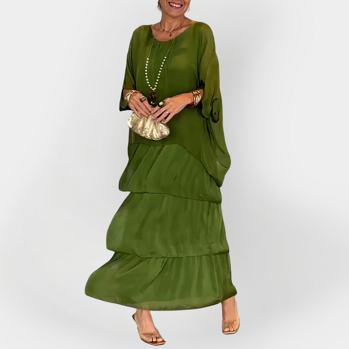 Plisuota Suknelė su Dviejų Lygių Dizainu