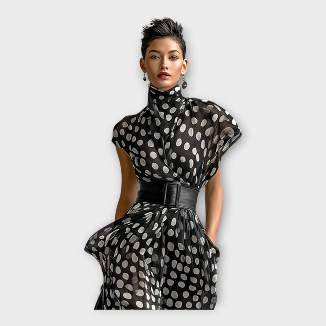 Ilga suknelė su elegantiška ir modernia estetika