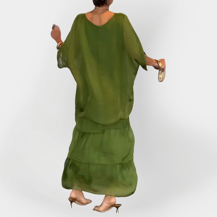 Plisuota Suknelė su Dviejų Lygių Dizainu