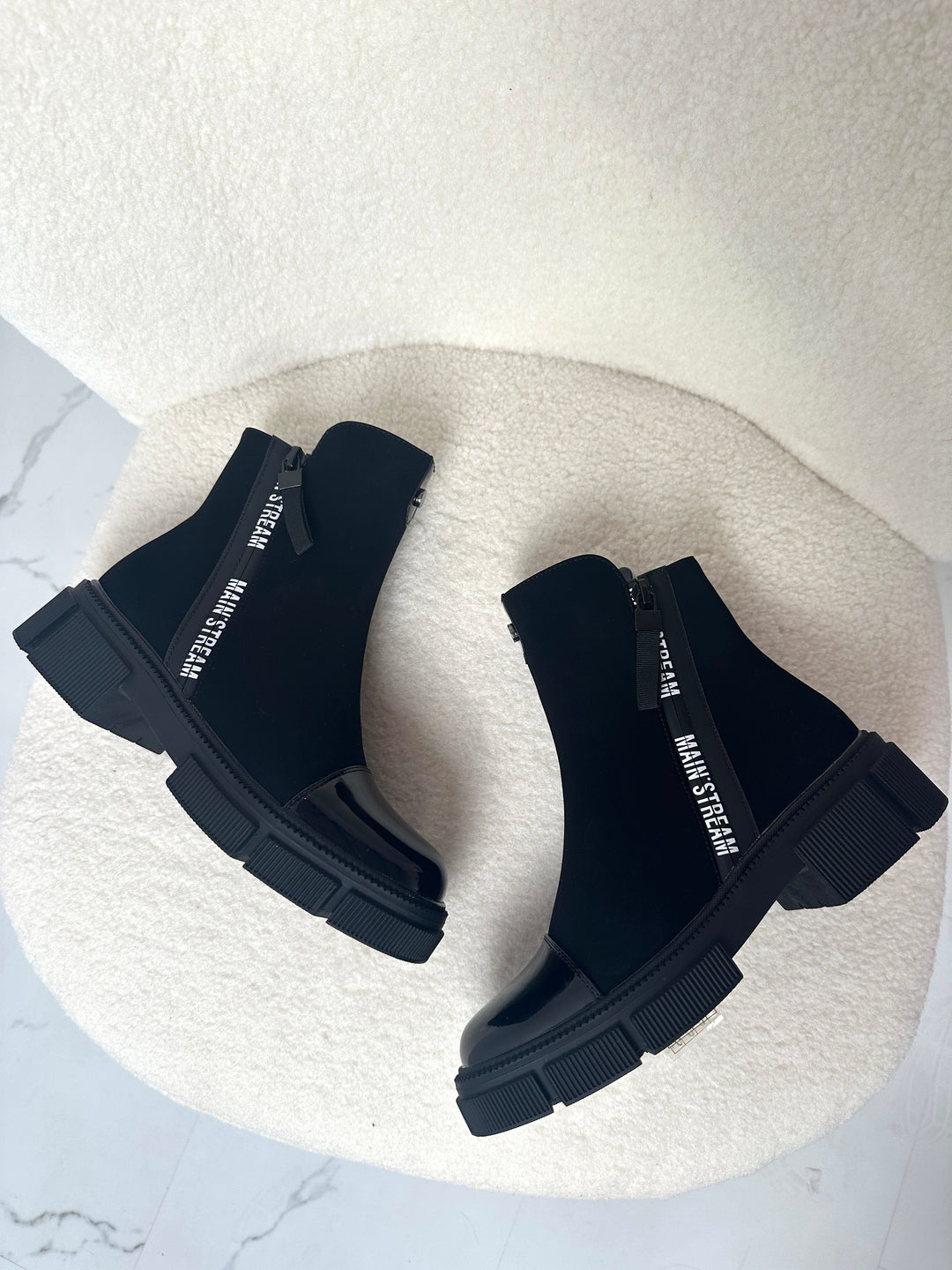 Juodi Pagrindiniai Batai