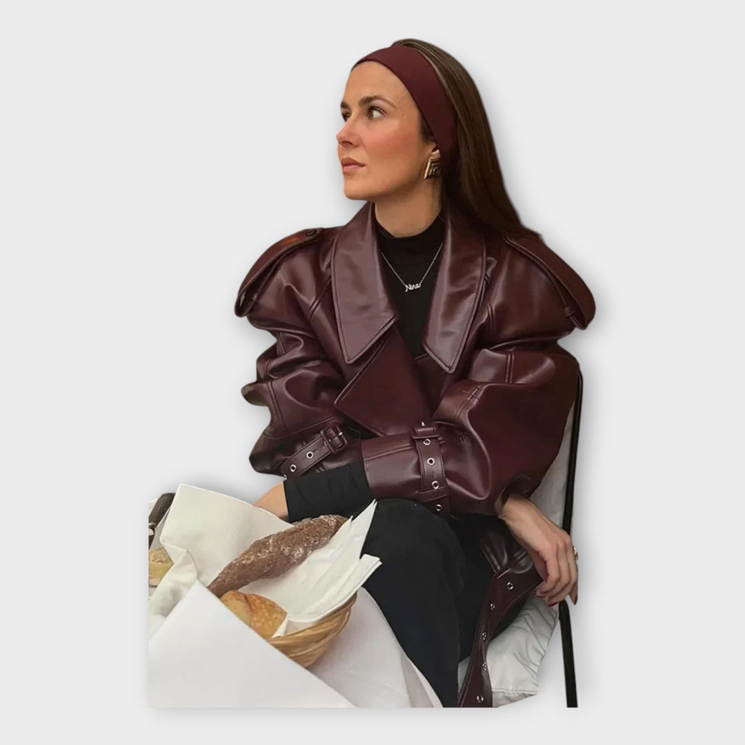 Anele - Paltas su moderniais detalėmis