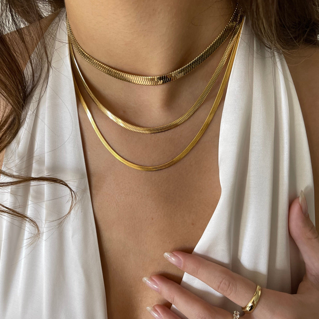 Blizgantis Gyvatės Kaklo Papuošalas