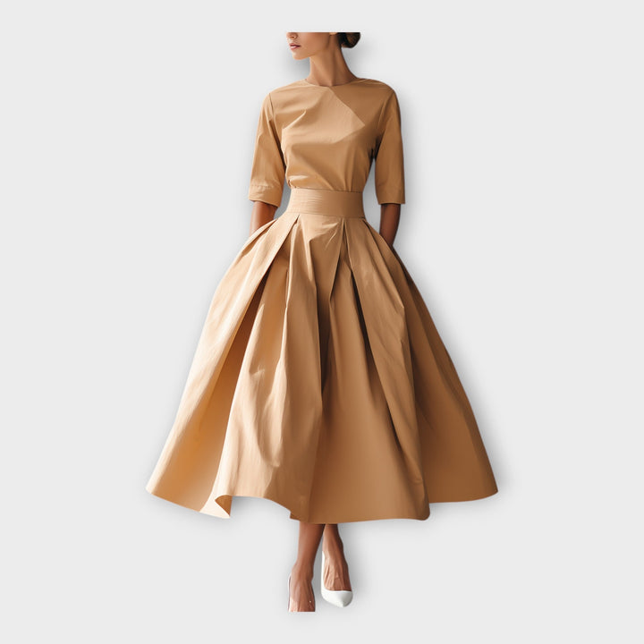 Minimalistinės estetikos midi suknelė