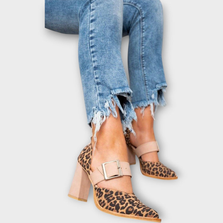 Liūto sandalai su stabilia pakulne