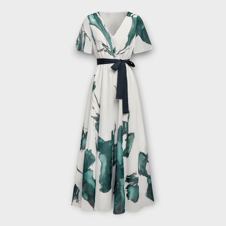 Ilga suknelė su diržu ir lengva linija