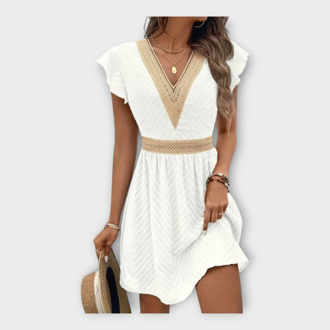 Unikali suknelė su elegantiška estetika