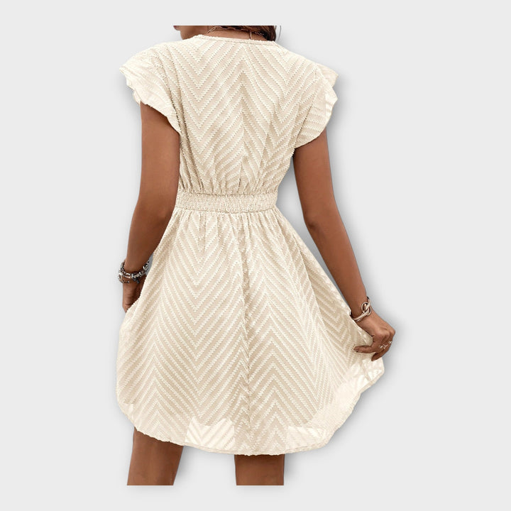 Unikali suknelė su elegantiška estetika